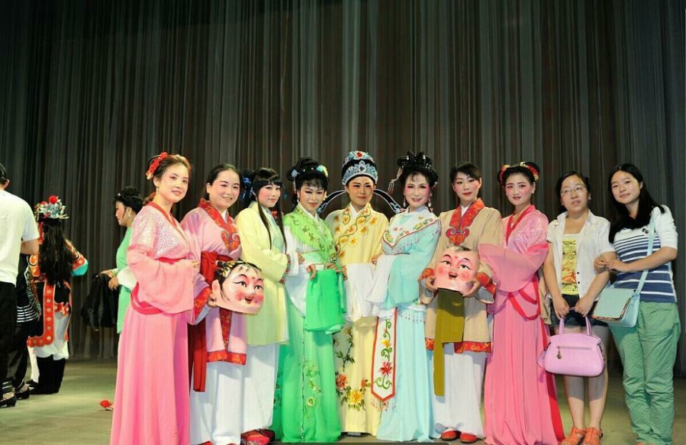 1489995244781629.jpg 7·小百花参加《追鱼》群众角色.jpg